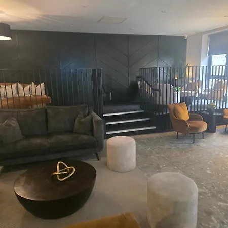 Gracian Omb Coolmine * Дублин